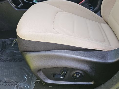 Used 2018 Jeep Renegade Latitude w/ Advanced Technology Group FWD image 29