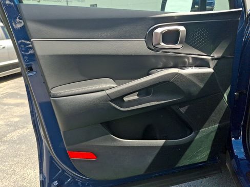 Used 2025 Kia Sorento EX w/ Panoramic Sunroof Package AWD/4WD image 13