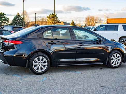 Used 2022 Toyota Corolla LE w/ Carpet Mat Package (TMS) image 10