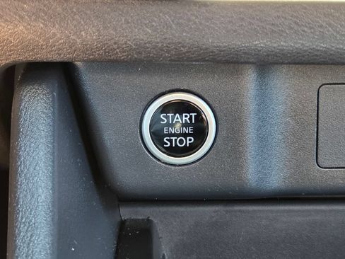 Used 2023 Nissan Rogue SV FWD image 29