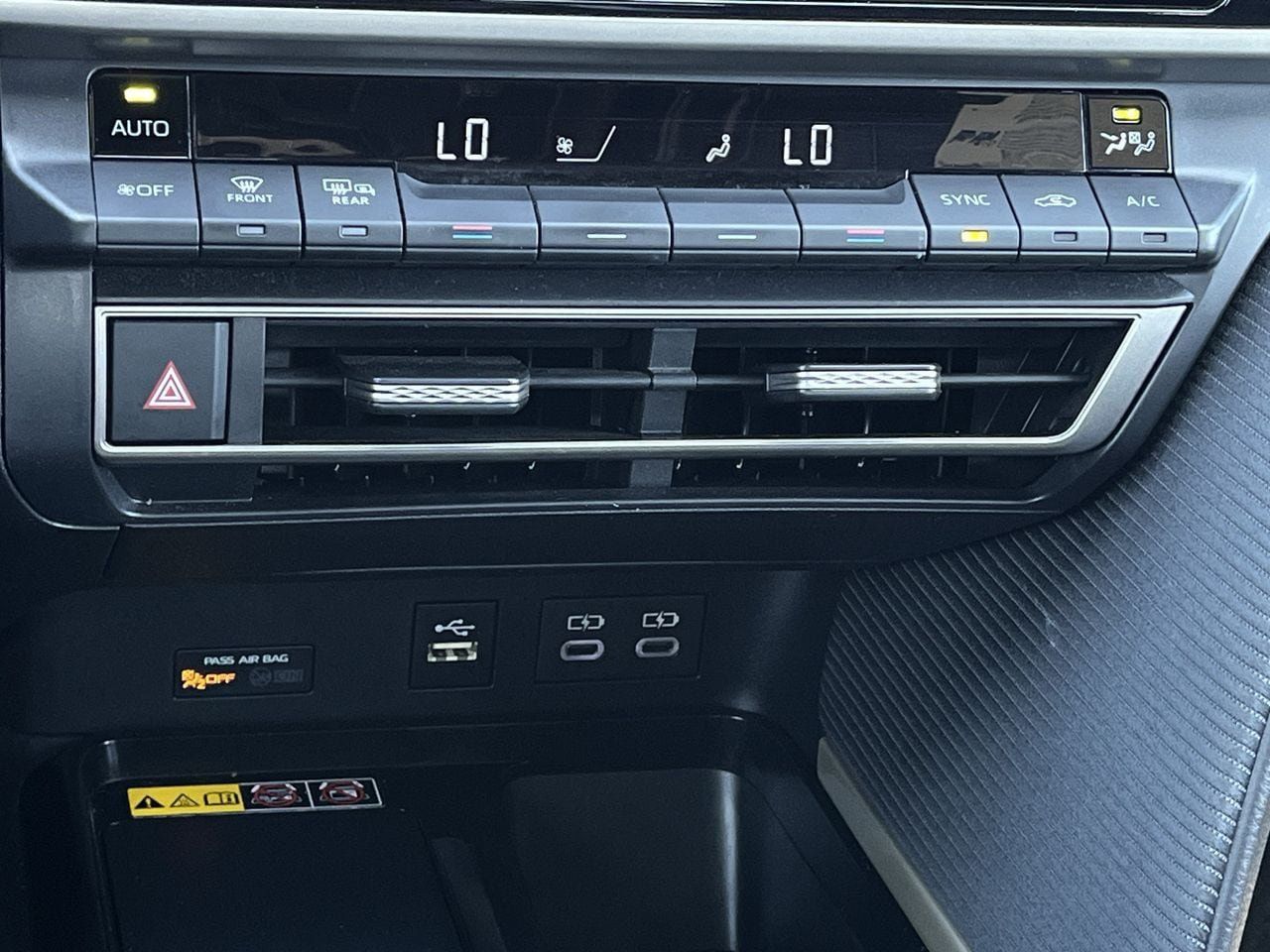 Used 2025 Toyota Camry SE FWD image 18
