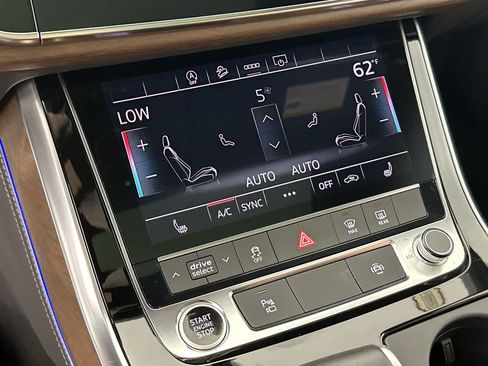 Used 2025 Audi Q7 3.0T Premium Plus AWD/4WD image 19
