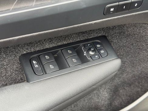 Certified 2023 Volvo XC40 Recharge Ultimate w/ Protection Package Premier AWD/4WD image 16