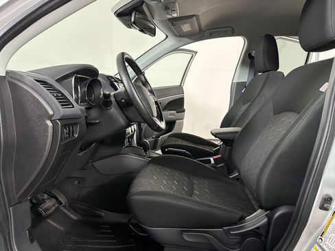 Used 2023 Mitsubishi Outlander Sport LE image 13