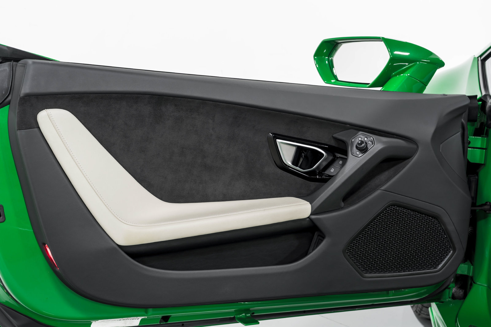 Used 2022 Lamborghini Huracan EVO RWD image 9