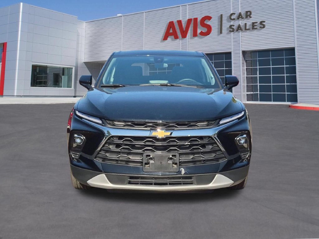 Used 2025 Chevrolet Blazer LT AWD/4WD image 2