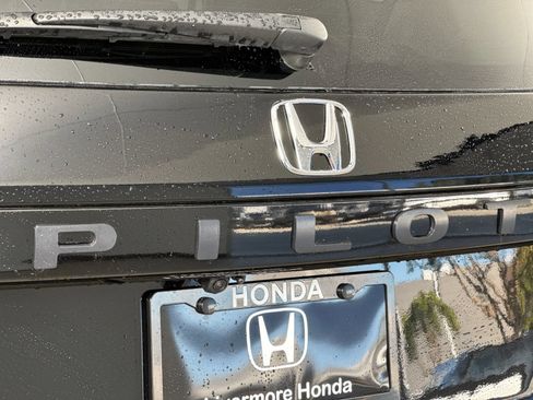 Used 2025 Honda Pilot EX-L image 26