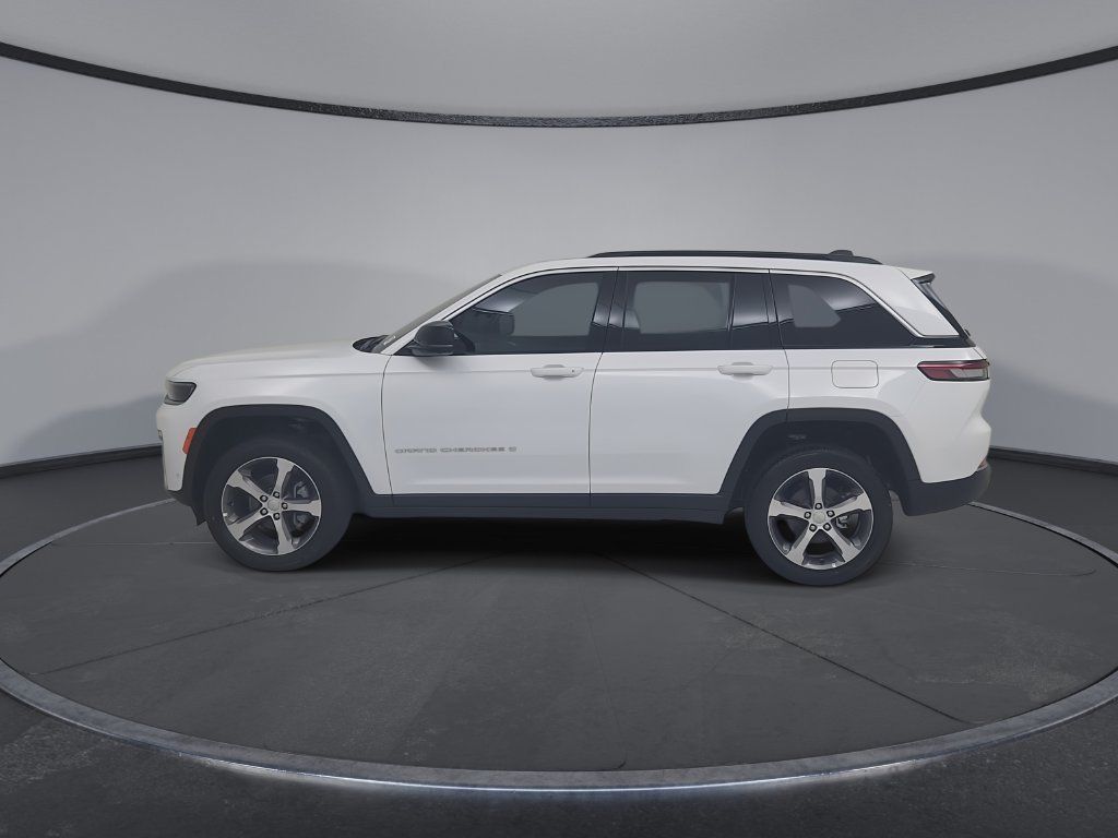 New 2026 Jeep Grand Cherokee Limited w/ Luxury Tech Group II AWD/4WD image 9