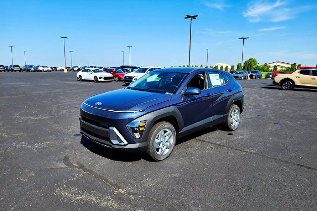 New 2027 Hyundai Kona SE AWD/4WD image 3