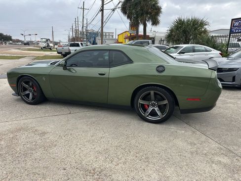 Used 2018 Dodge Challenger SRT Hellcat image 6