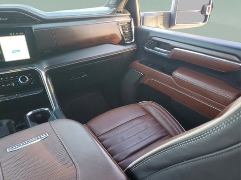 Used 2024 GMC Sierra 3500 Denali Ultimate image 11