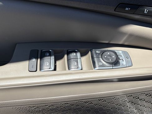 Certified 2025 Kia Carnival EX FWD image 16