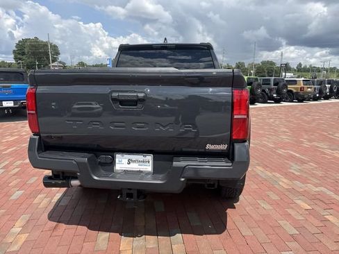 Used 2024 Toyota Tacoma TRD Off-Road AWD/4WD image 35
