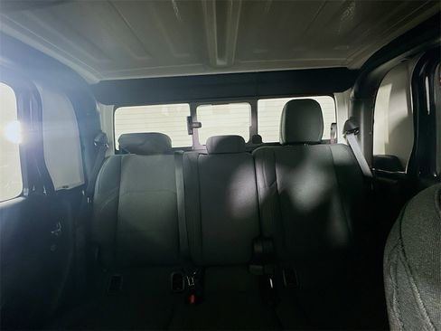 New 2025 Jeep Gladiator Sport image 10