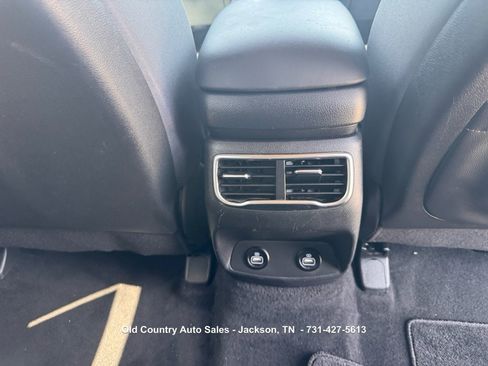 Used 2022 Hyundai Santa Fe SEL FWD image 11
