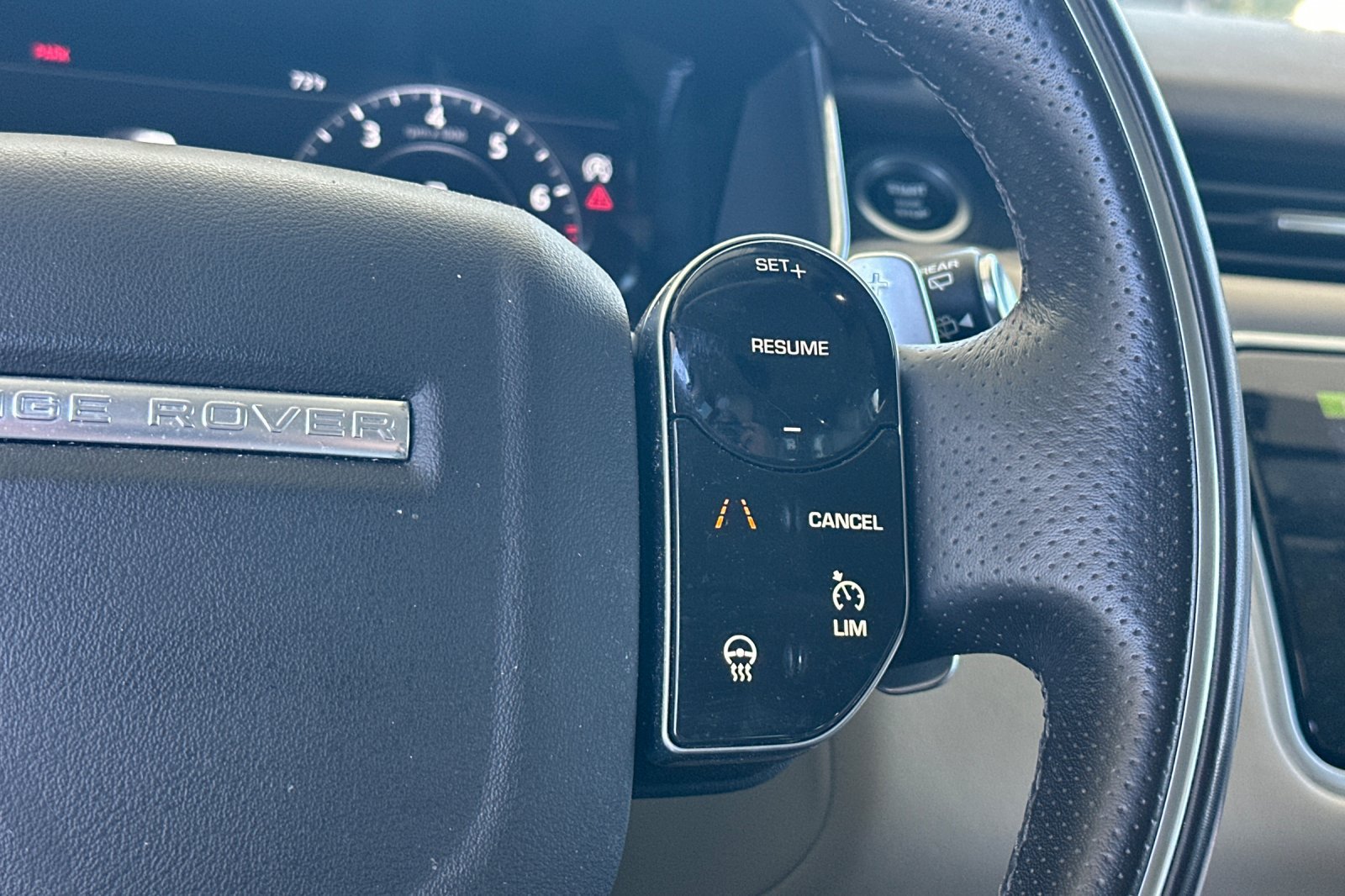 Used 2019 Land Rover Range Rover Sport Supercharged AWD/4WD image 30
