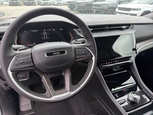 New 2026 Jeep Grand Cherokee Altitude AWD/4WD image 15