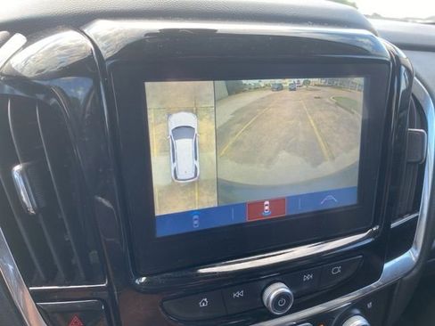 Used 2018 Chevrolet Traverse Premier w/ Driver Confidence II Package image 21