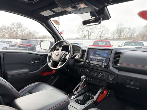 Used 2024 Nissan Frontier PRO-4X w/ Pro Premium Package image 15