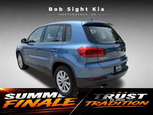 Used 2017 Volkswagen Tiguan Limited w/ Alloy Wheels Package FWD image 9