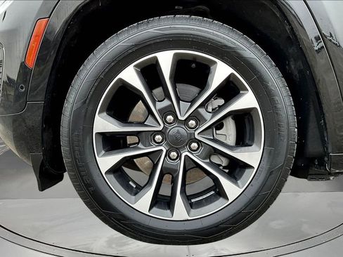 Used 2022 Jeep Grand Cherokee Overland AWD/4WD image 34