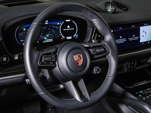 Certified 2026 Porsche Cayenne E-Hybrid Coupe AWD/4WD image 18