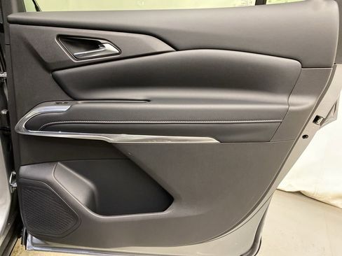 New 2026 Chevrolet Traverse LT w/ Sun and Wheel Package image 13