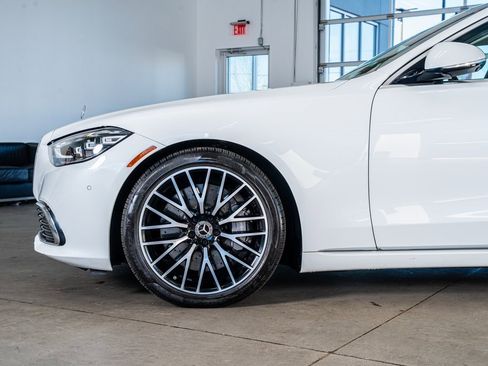 Used 2024 Mercedes-Benz S 580 4MATIC Sedan image 9