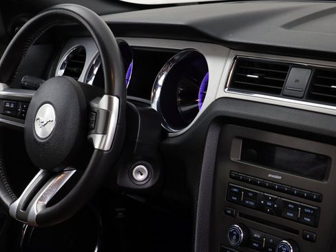 Used 2013 Ford Mustang GT Premium w/ Comfort Pkg image 19