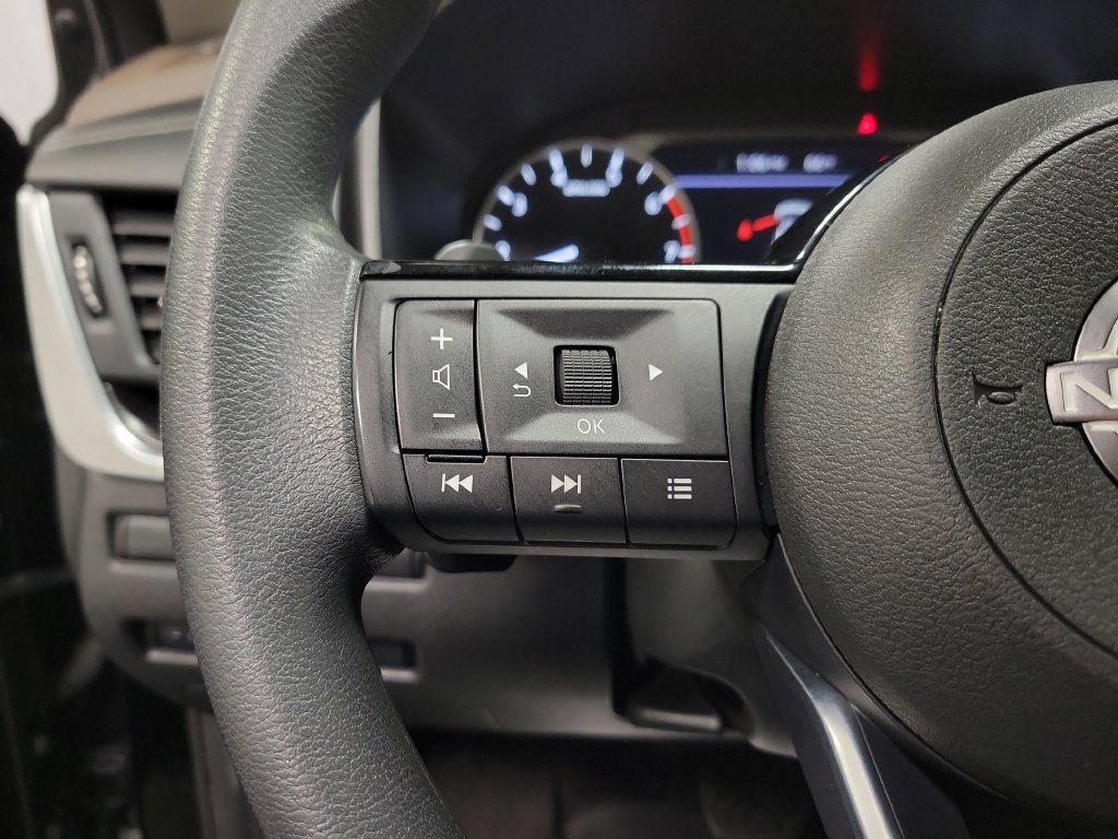 Used 2023 Nissan Rogue SV AWD/4WD image 23