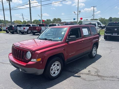 Used 2017 Jeep Patriot Sport w/ Power Value Group FWD image 5