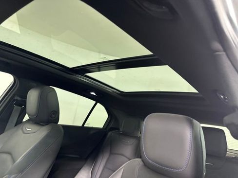 Used 2025 Cadillac XT4 Sport w/ LPO, Onyx Lite Package image 12