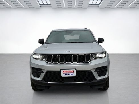 New 2025 Jeep Grand Cherokee Laredo X image 8