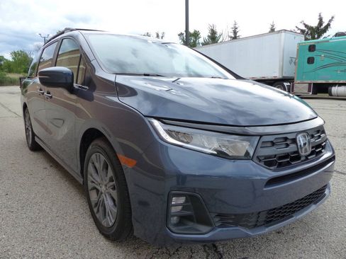 Used 2025 Honda Odyssey Touring image 12