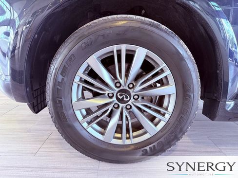 Used 2024 INFINITI QX80 Luxe RWD image 6