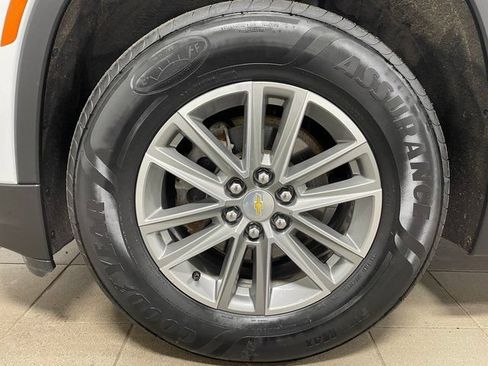 Used 2023 Chevrolet Traverse LT AWD/4WD image 7
