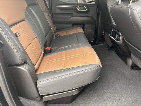 Used 2024 Chevrolet Silverado 1500 High Country w/ Technology Package image 26