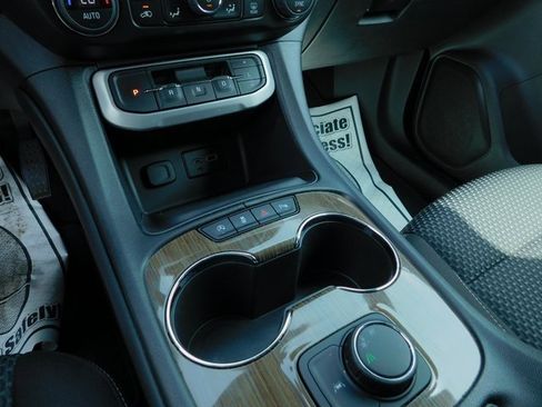 Used 2023 GMC Acadia SLE w/ Elevation Edition image 29