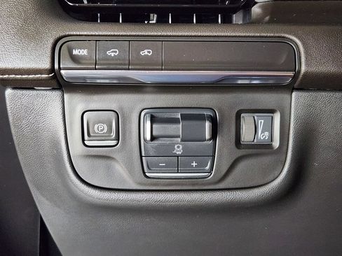 Used 2023 Cadillac Escalade ESV Sport w/ LPO, ONYX Package RWD image 30
