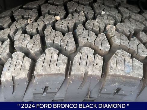 Used 2024 Ford Bronco Black Diamond image 32