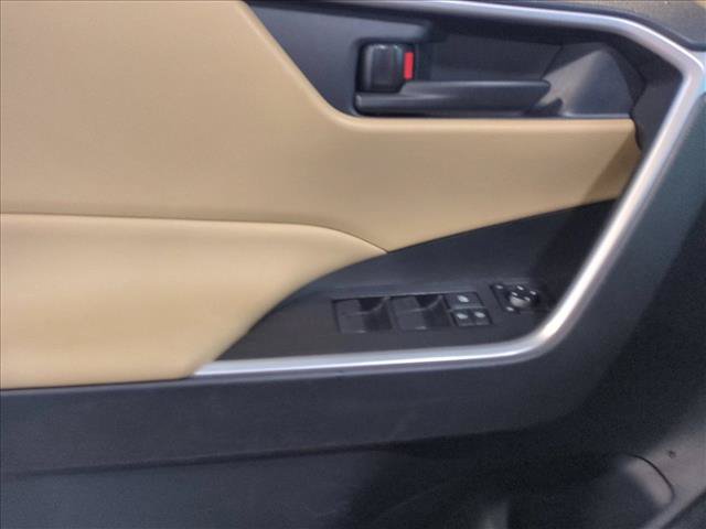 Used 2023 Toyota RAV4 LE AWD/4WD image 11