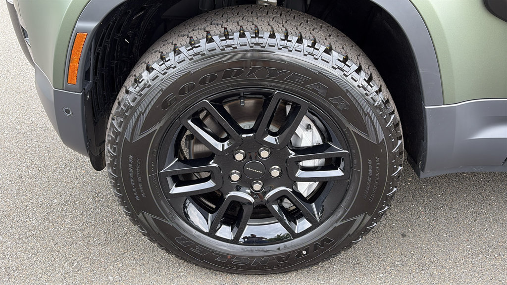 New 2026 Land Rover Defender 110 S AWD/4WD image 4