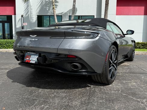 Used 2019 Aston Martin DB11 Volante image 27