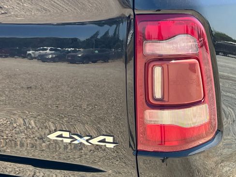 Used 2019 RAM 1500 Laramie AWD/4WD image 13