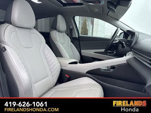 Used 2023 Hyundai Elantra Limited image 29