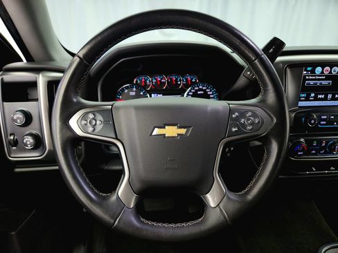 Used 2018 Chevrolet Silverado 1500 LT w/ LT Eassist Package AWD/4WD image 14