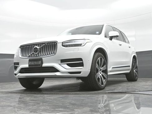 Used 2025 Volvo XC90 T8 Plus w/ Protection Package Premier AWD/4WD image 28
