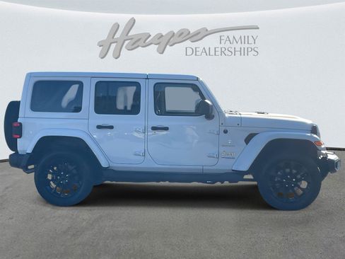 Used 2022 Jeep Wrangler Unlimited Sahara w/ Safety Group image 31