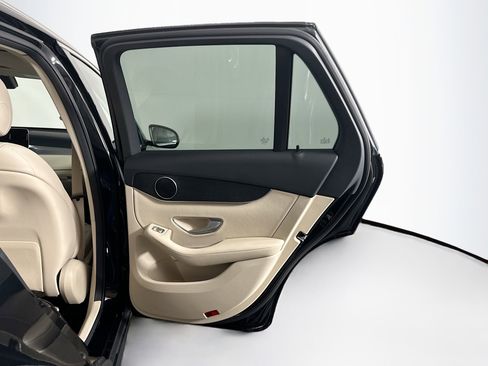 Used 2022 Mercedes-Benz GLC 300 GLC 300 image 32