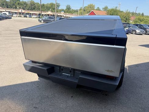 Used 2024 Tesla Cybertruck Cyberbeast AWD/4WD image 9